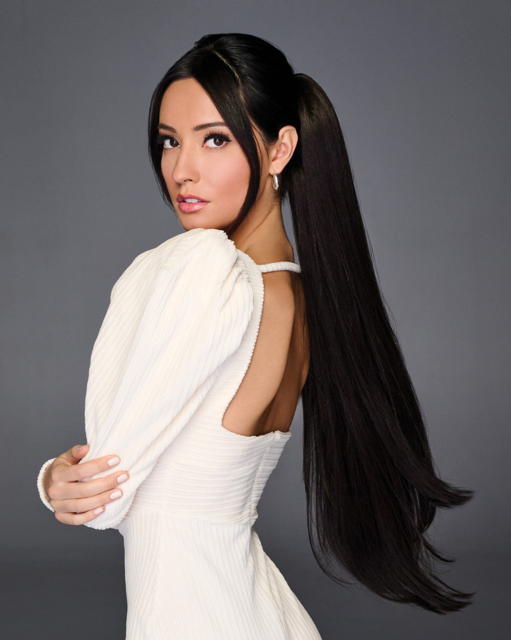 NEW! 27″ STRAIGHT CINCHED PONY by Hairdo